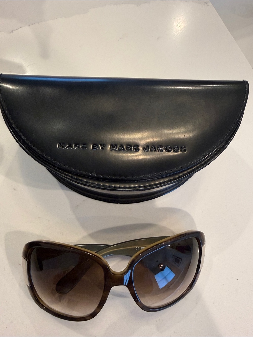 Vintage Marc by Marc Jacobs Oversized Brown Gradient Sunglasses with Black Case